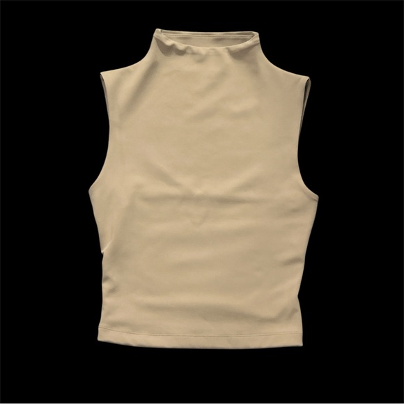 Express Body Contour High Compression Mock Neck Cropped Tank - Picture 5 of 6